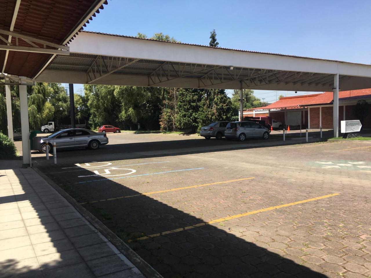 Hotel Oliver Inn Τολούκα Εξωτερικό φωτογραφία